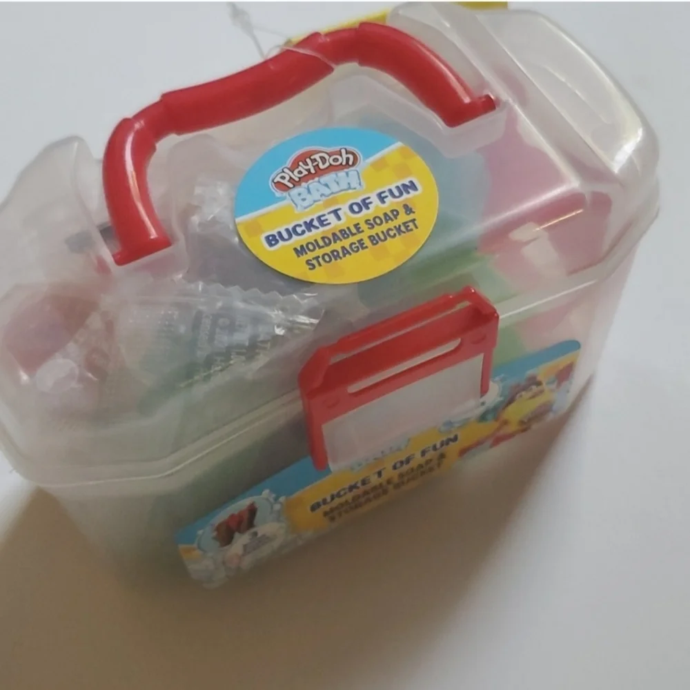 Play-Doh Bath Toy - Bucket of Fun - Colorful Molding Clay-Like Soap with Molds